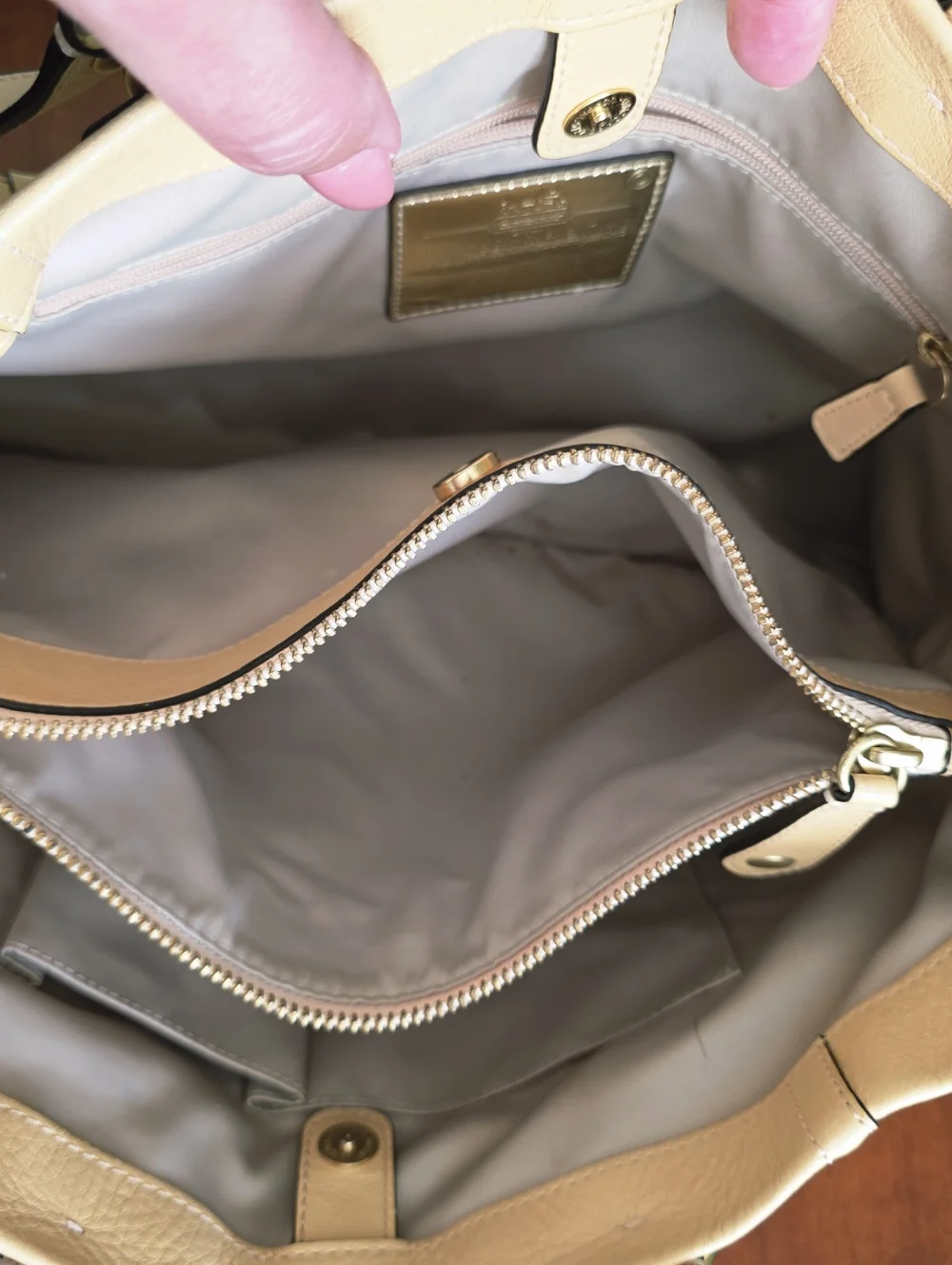 Coach 14574 Ashley Carryall Satchel Yellow Leather Shoulder Bag Y2K - Picture 9 of 16